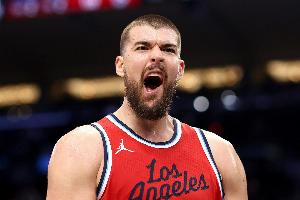 九游体育-祖巴茨过去15场场均20.4分12.7板2.8助1.3帽 正负值累计+178