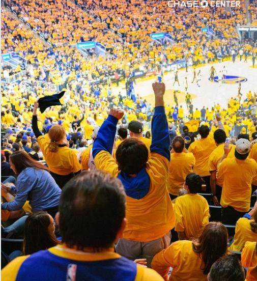 九游体育app-【现场】大通中心重现金色时代 勇士未来仍有梦想